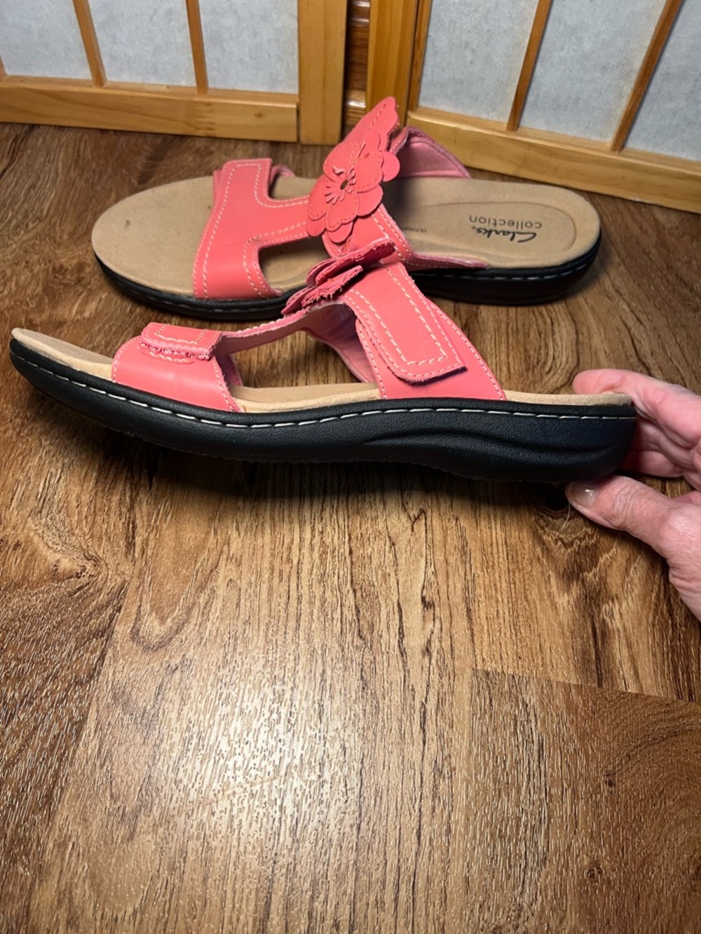 Clarks Collection Coral Pink Floral Comfort Sandals Women’s Size 9.5 Slide Mule - Picture 3 of 9